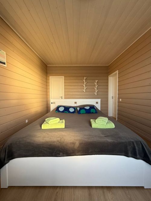 Houseboat 2